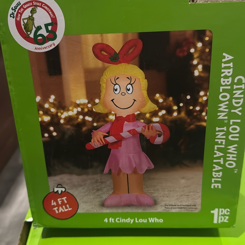 Cindy Lou Who inflatable